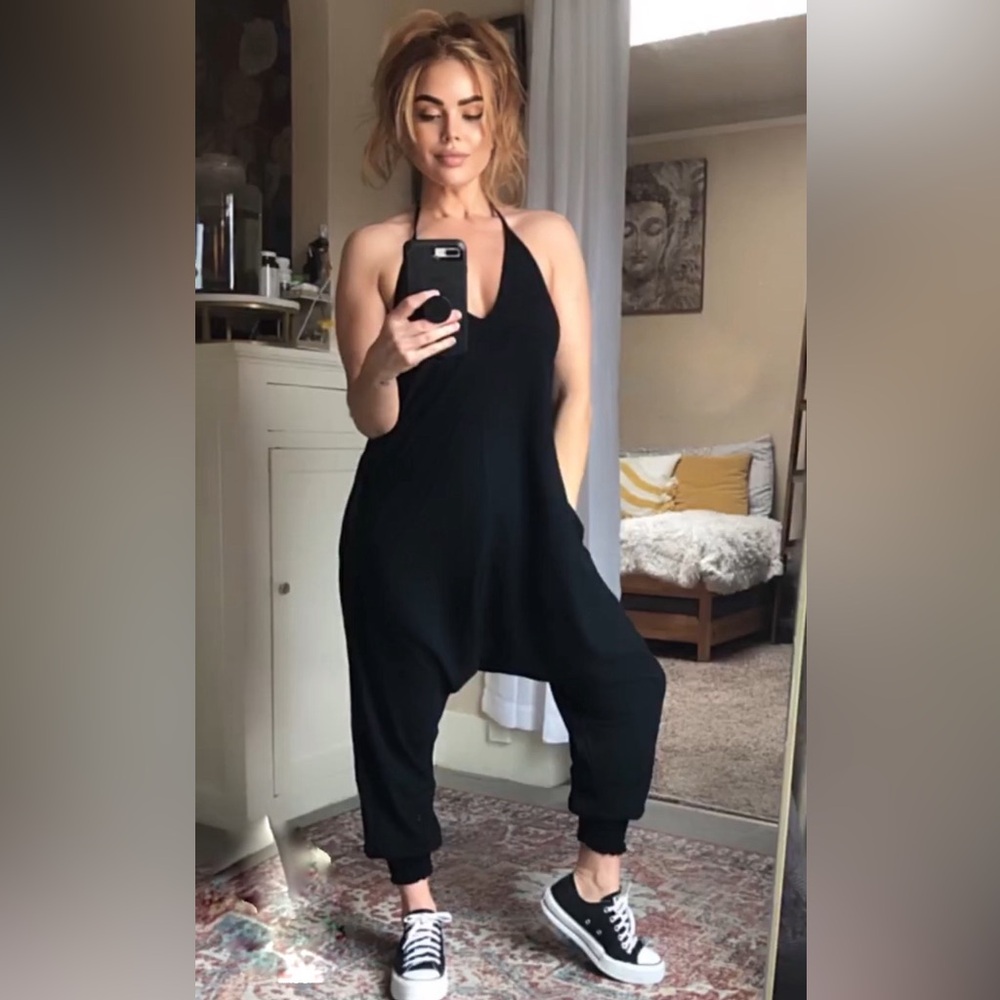 Chic Black V-Neck Jumpsuit